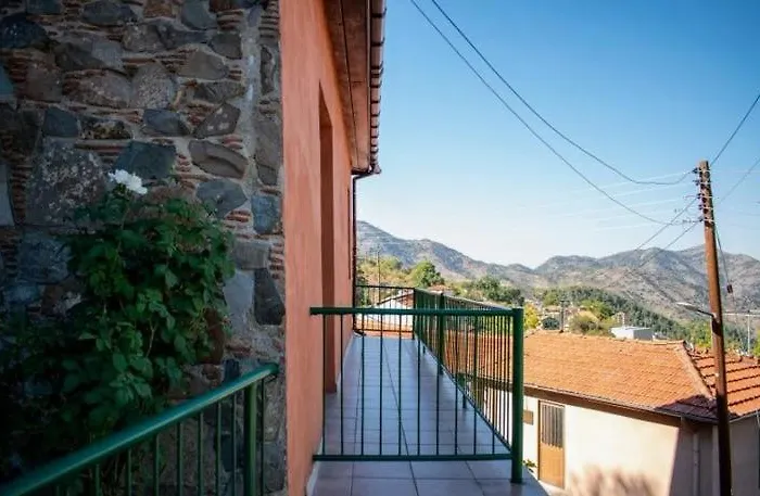 σπίτι με θέα Alona